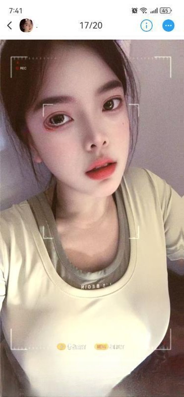 马群笑笑