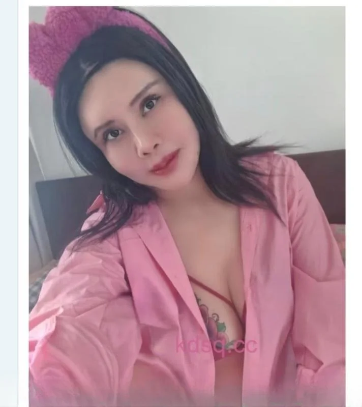 花胸风骚熟女 图 3