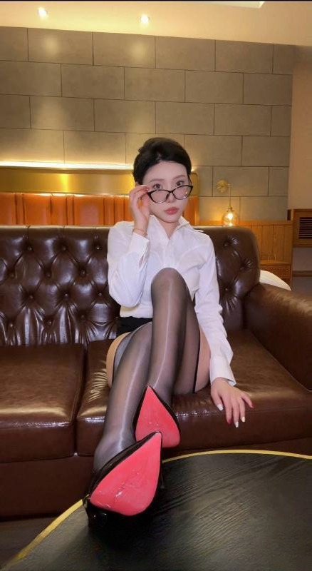 好身材服务系御姐 图 2