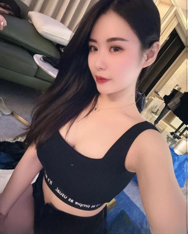 罗湖冷白皮美女