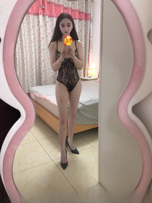 长腿小少妇 图 2