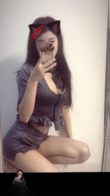 个人性感大长腿骚货 图 2