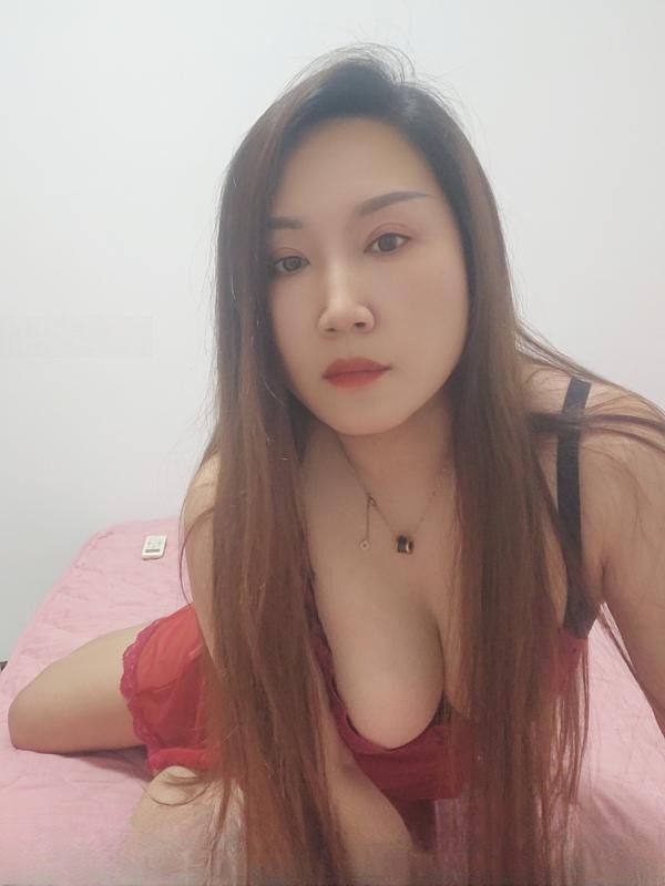 梅花园长发美女 图 2