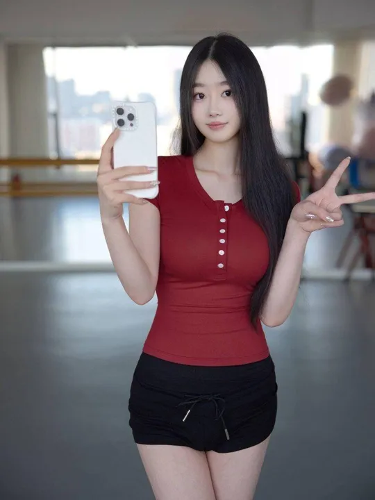 学生妹穴紧可后入
