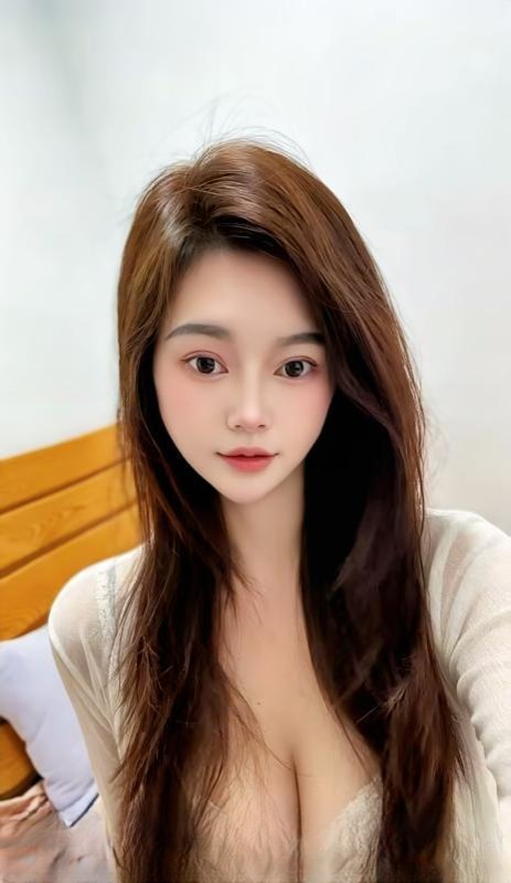 上城大奶制服女王 图 2