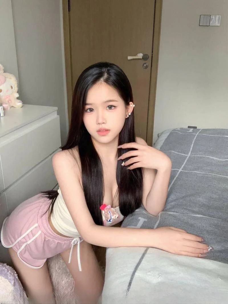 饱满水妹会吸会夹 图 2
