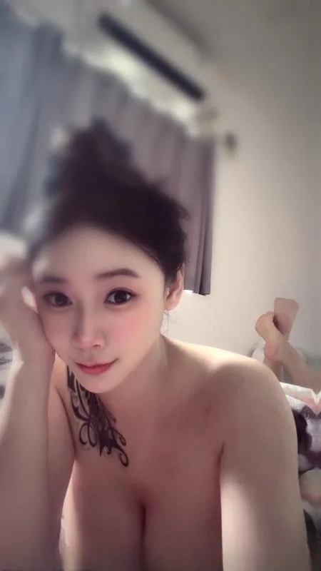 惠城舌吻反差靓御姐