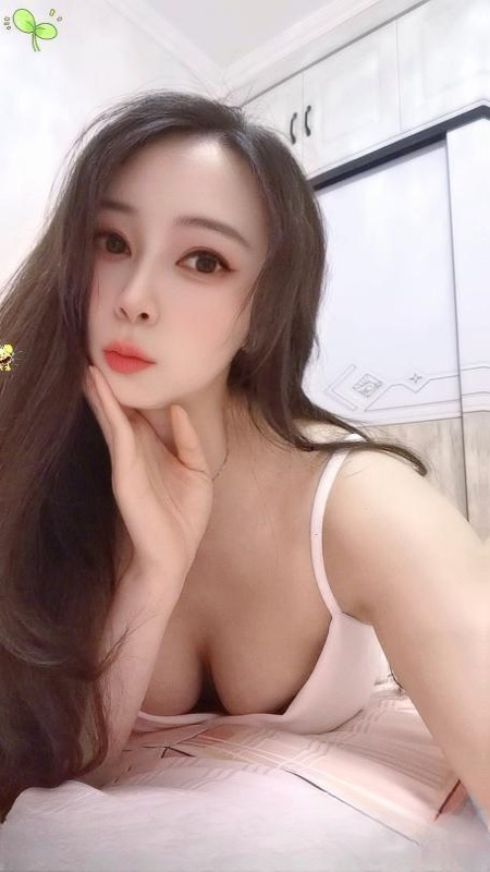 高挑大奶水床雪儿 图 2