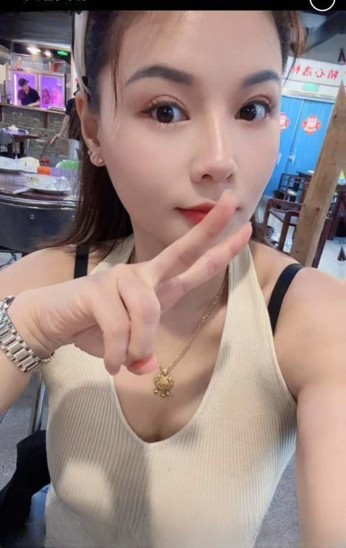 滨江口爆女王