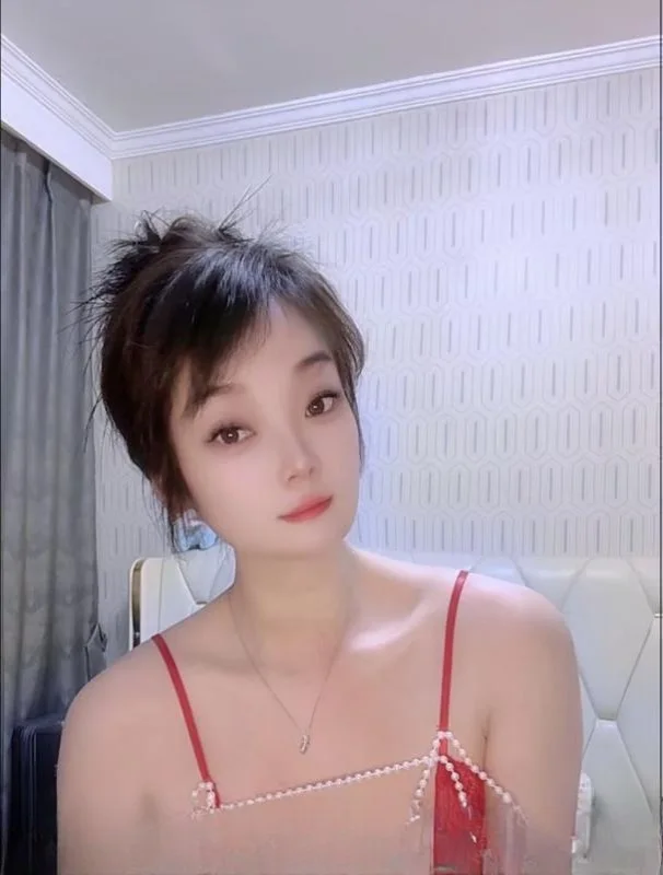 上城性感希希 图 2