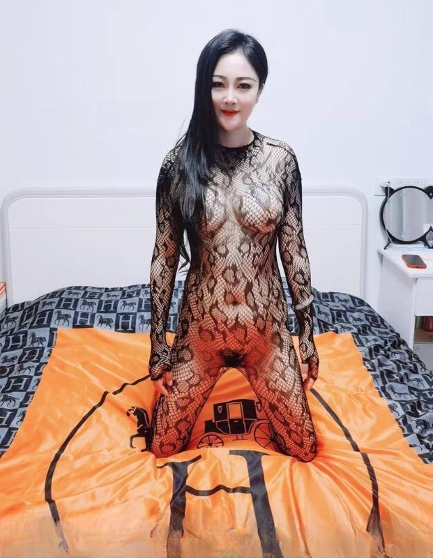 后入大奶肥臀姐姐 图 2
