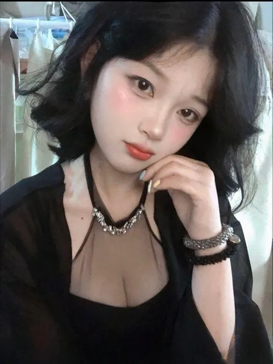 纯欲兼职一线天妹妹