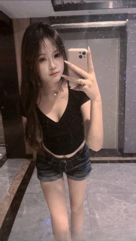 闵行零零后小妹瑶瑶