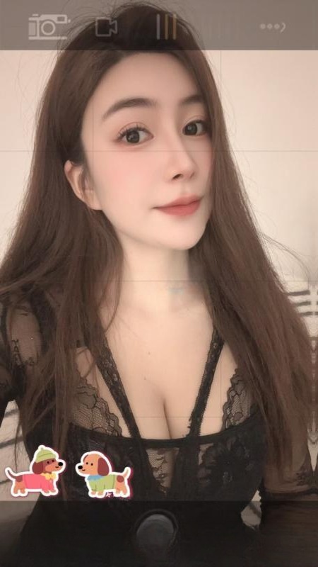 罍街附近的大奶妹