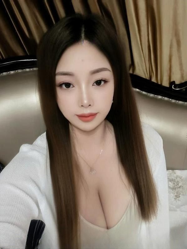 武进大胸小美女
