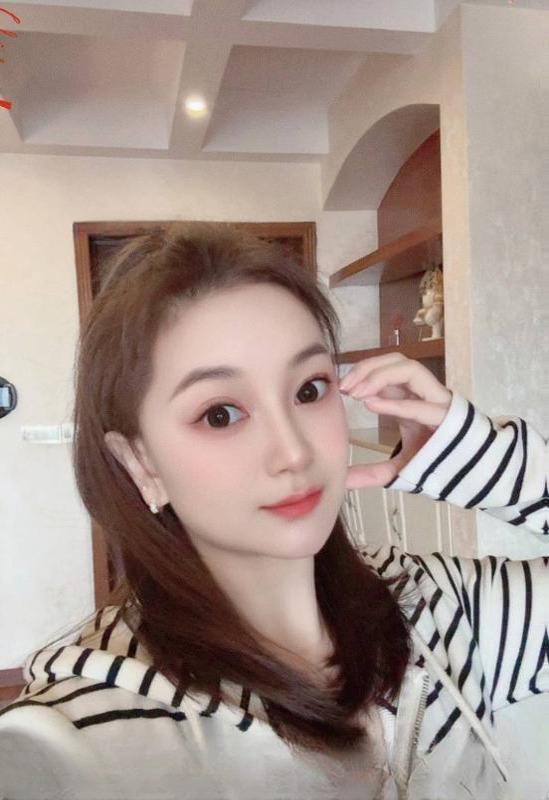 小家碧玉性感身材苏沫 图 3