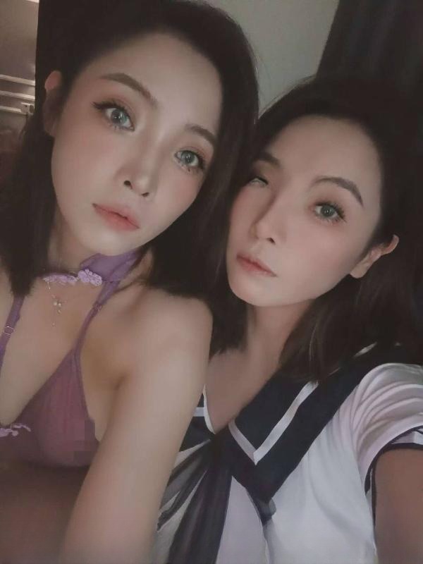 双胞胎姐妹