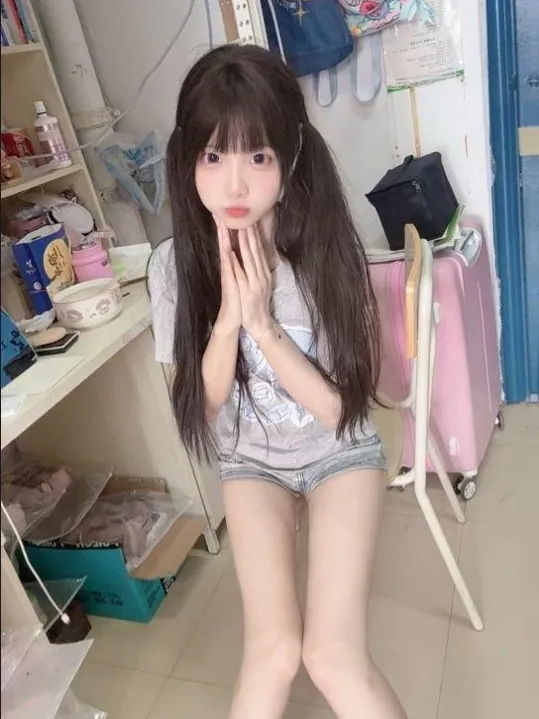 水嫩马尾辫学妹少女