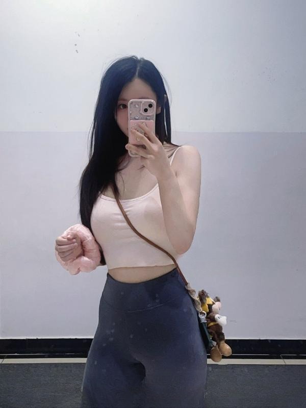 性感迷人颜值御姐老师 图 2