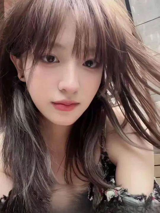 肤白貌美气质美女