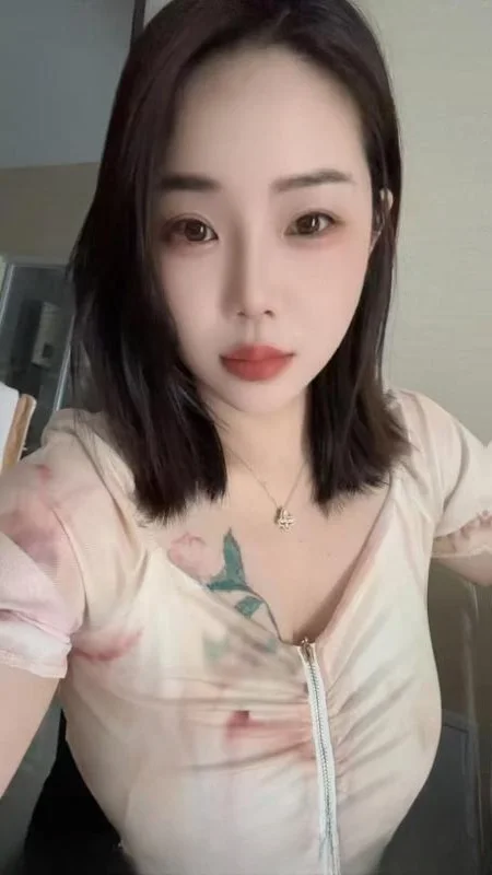 蜀山大胸浪姐姐