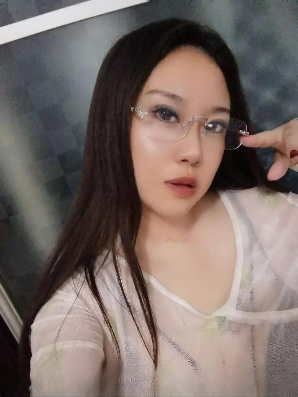 巨乳少妇莹莹 图 2