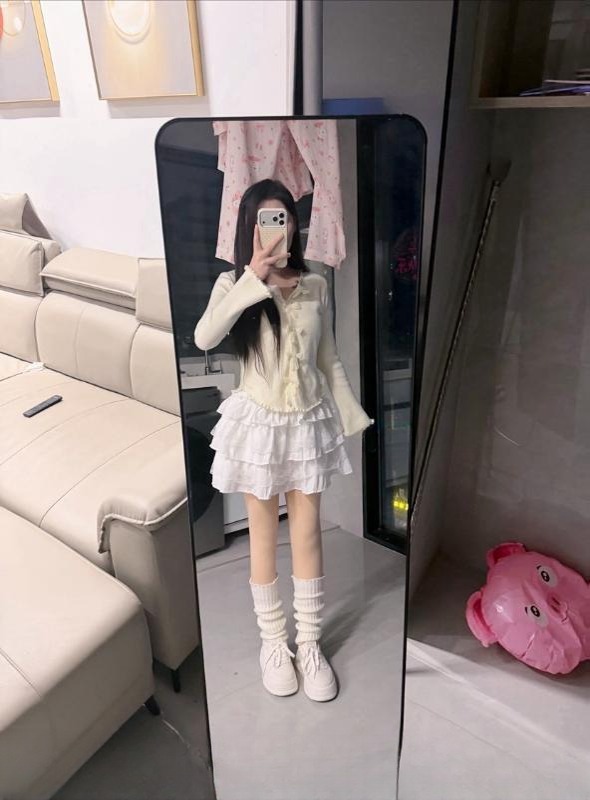 白嫩小姐姐 图 2