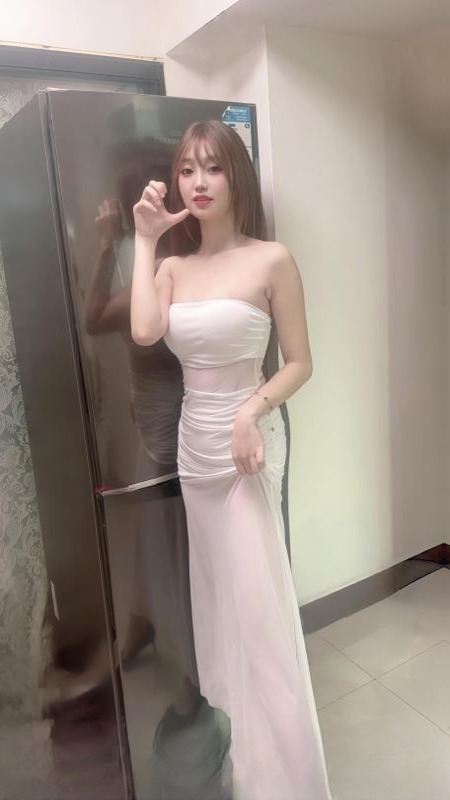 海珠性感风骚大波美媚