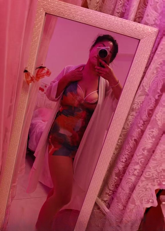 福田巨乳轻熟女榨汁机 图 4
