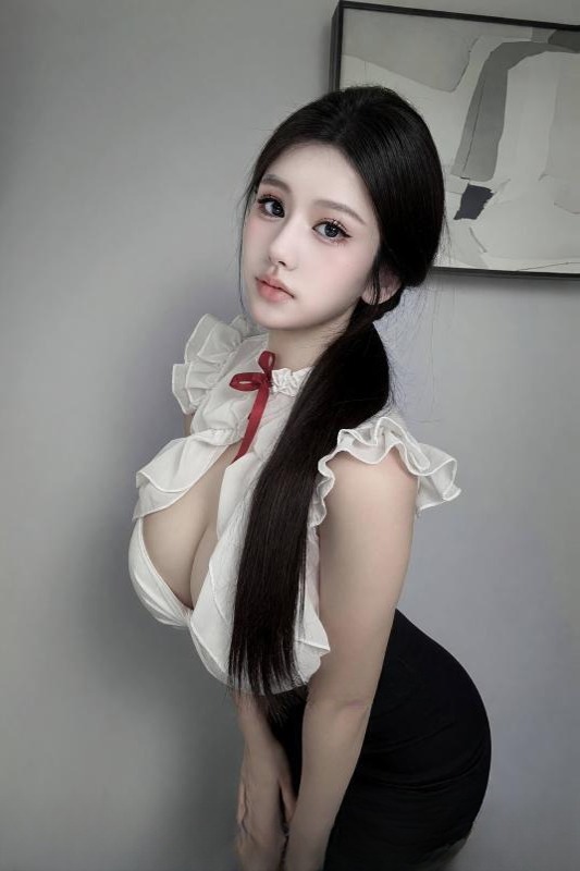 巨乳翘臀颜值大蜜蜜 图 3