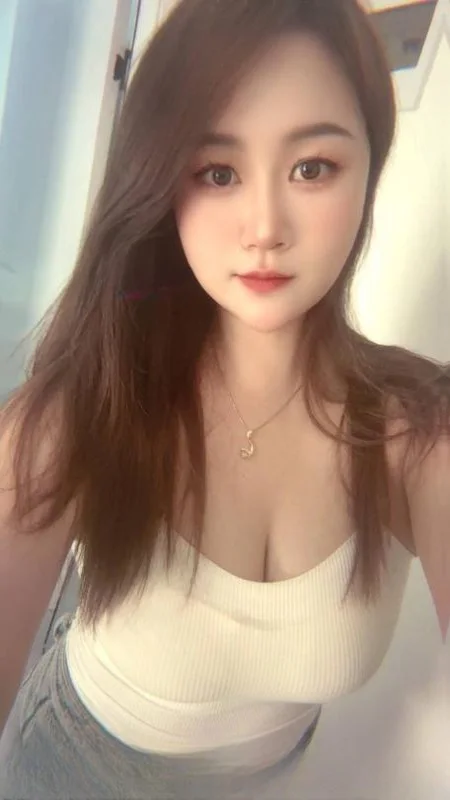 一线天丰乳萱萱