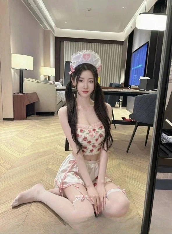 高挑兼职御姐身材好 图 3