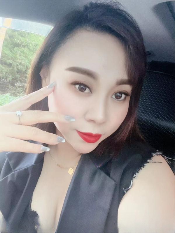 风骚肥臀小少妇