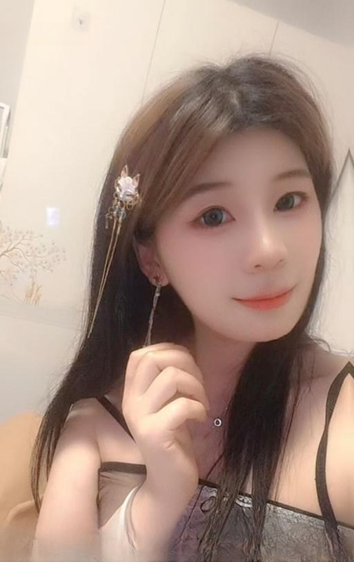 翘臀小蛮腰美女 图 2