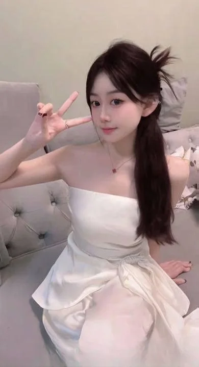 奶白纯欲小姐姐