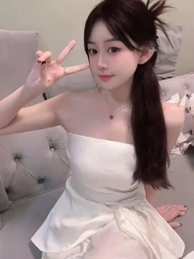 奶白纯欲小姐姐