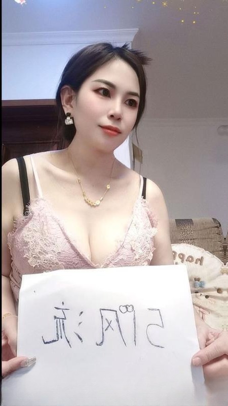 北郊大胸蛇吻骚妇