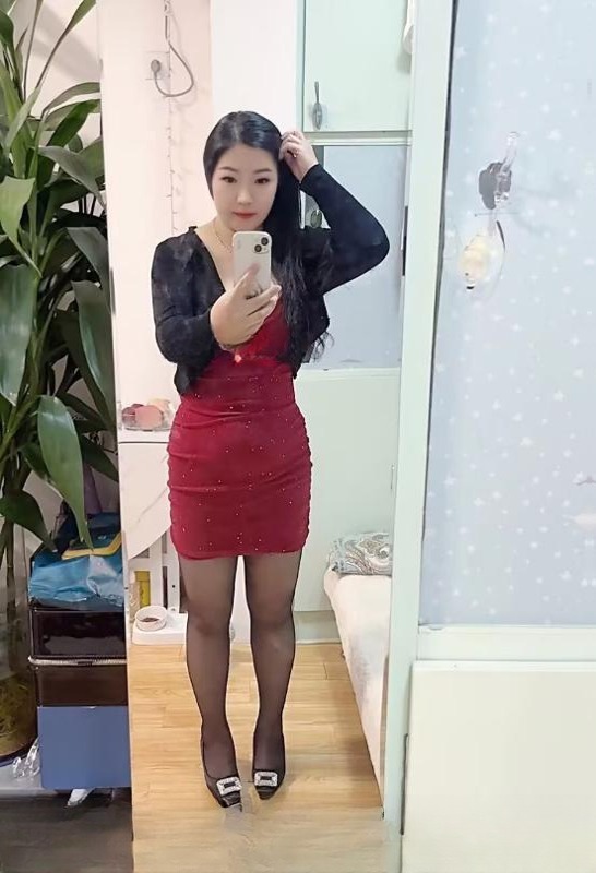 大屁股微坦熟女