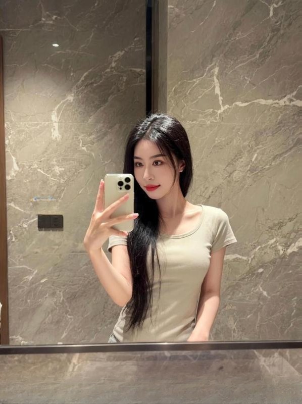 徐东蜜桃臀小姐姐