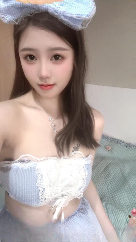 制服大胸诱惑 图 3