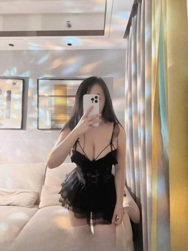 天府二街大胸晴晴 图 3