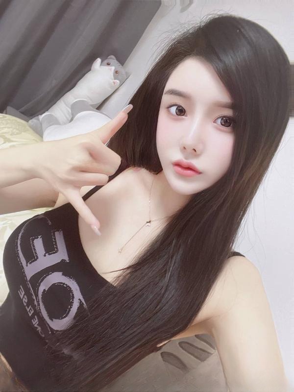前凸后翘蜜桃臀桃子