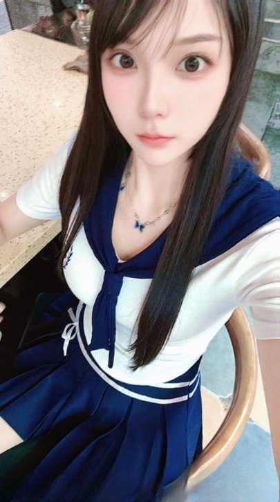 钟爱白云奶妈少妇 图 2