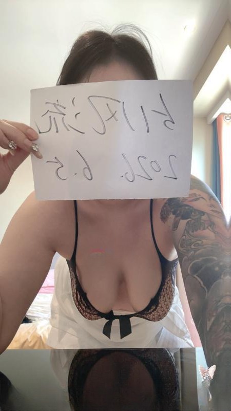 喷水大胸年轻妹妹