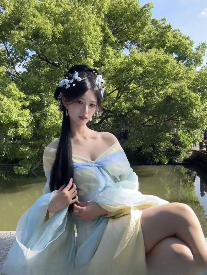 古装汉服语文老师 图 2