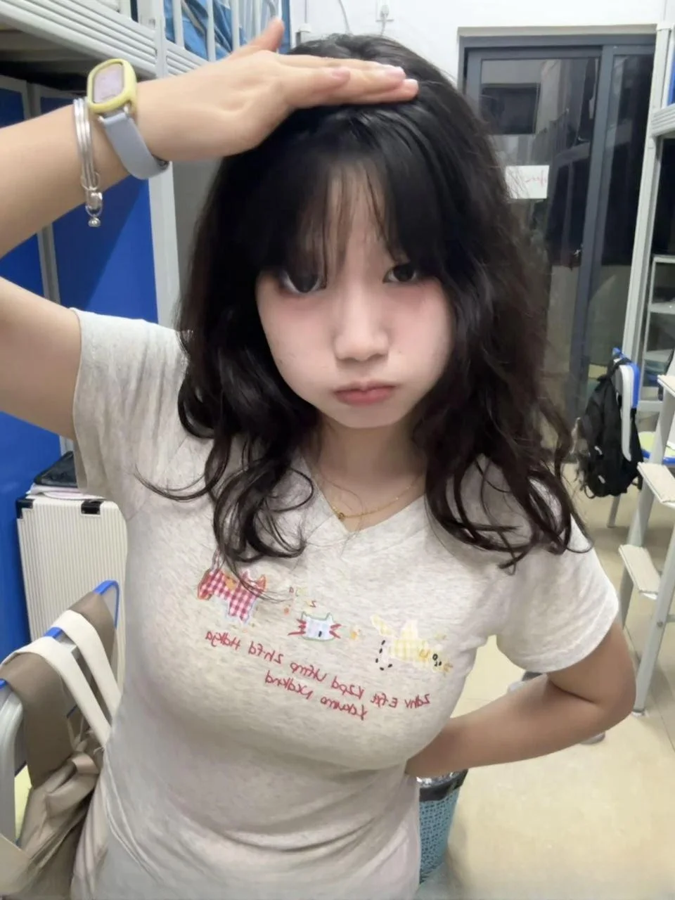 长相甜美清纯感满满 图 2