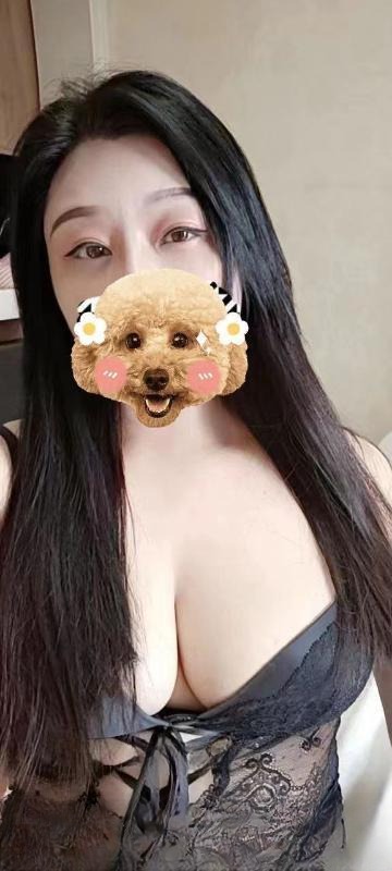大奶三通小淫妇