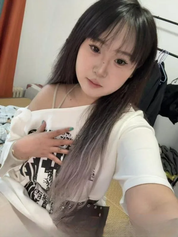 婴儿肥小骚货