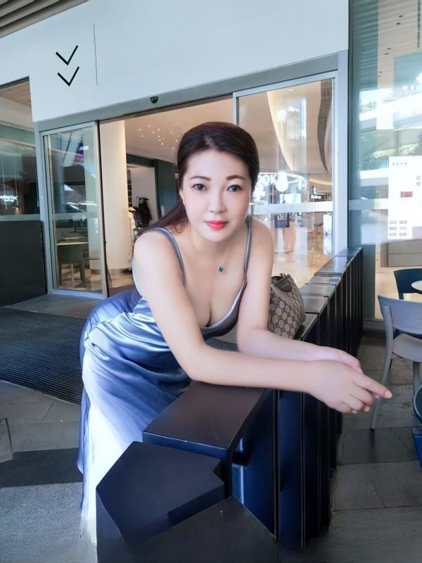 丰满翘臀小骚姐姐 图 2