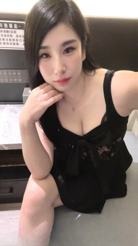 白云风骚大波少妇 图 2